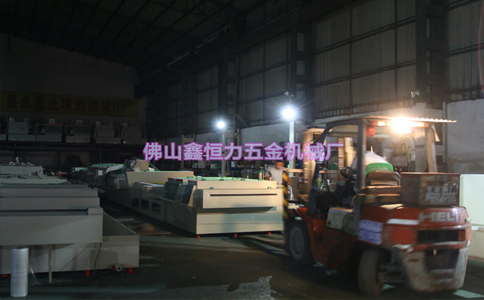 鑫恒力專利產(chǎn)品，全自動(dòng)水平電解退黑鈦流水線出貨